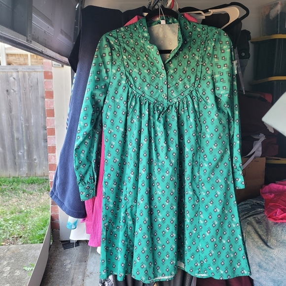 Dresses & Skirts - Green Patterned Long Sleeve Dress